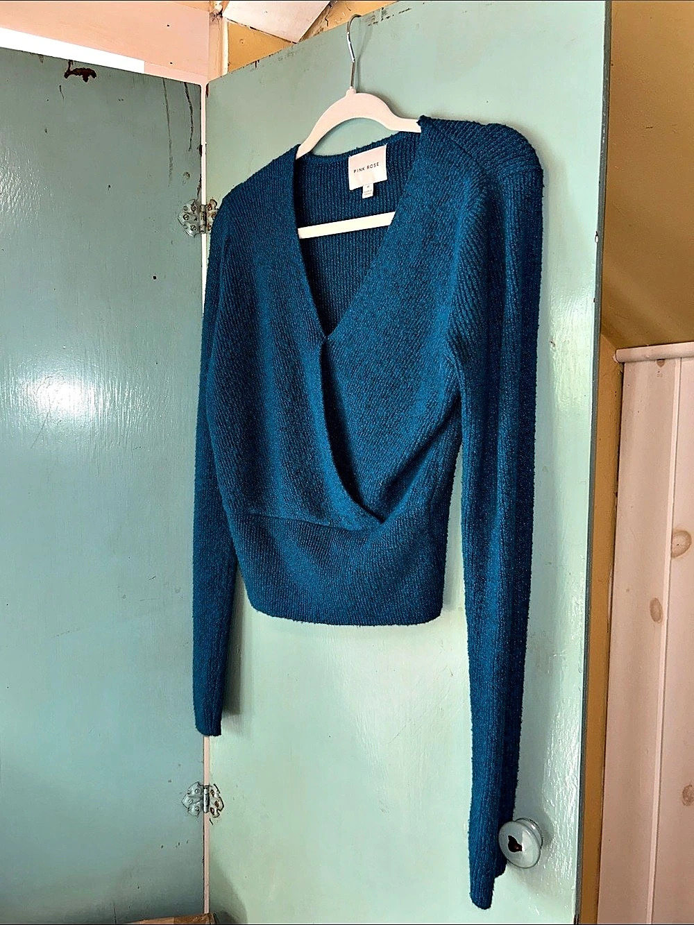 Pink Rose V-Neck Sweater in Blue Size Medium